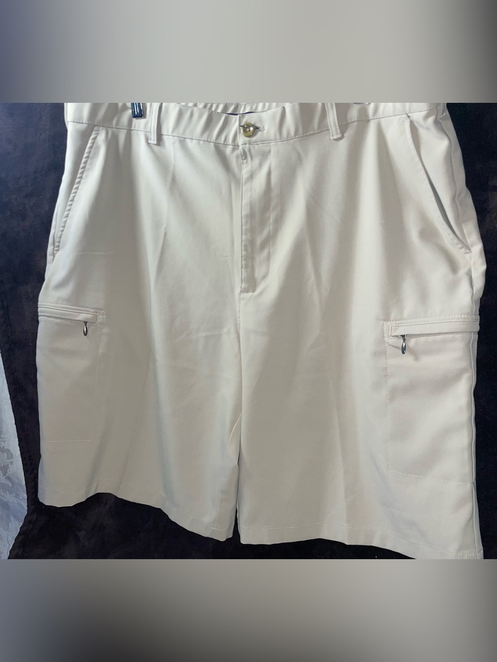 Izod Men's Tan Cargo Shorts with Zip Pockets Size-40”